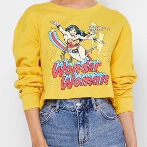 FOREVER 21 - WONDER WOMAN LONG SLEEVE CROP TOP